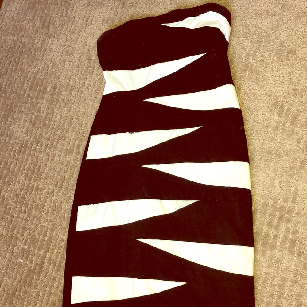 Black and white geometric strapless mini